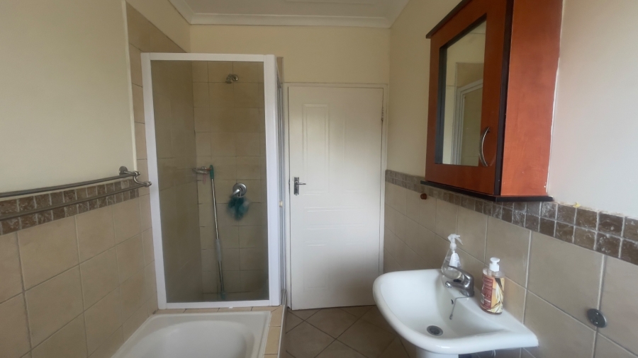 2 Bedroom Property for Sale in Hillside Free State